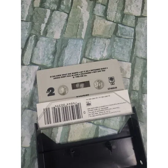 BANGLES A‎  Different Light by Bangles (Cassette Tape)  Mar-1986, Columbia) - Picture 2 of 3